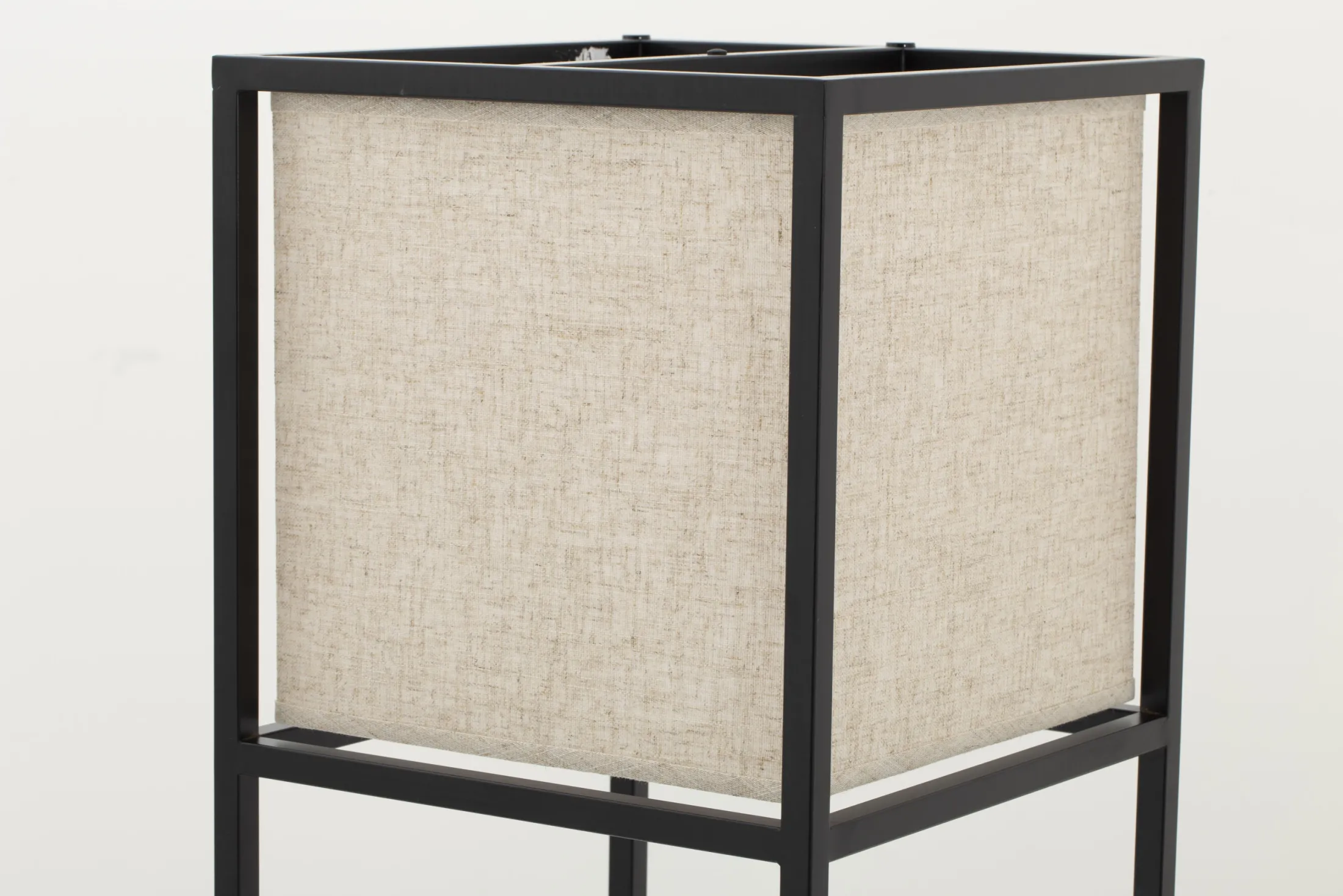 Hot Flamant Josie, Staande Lamp Met Kap